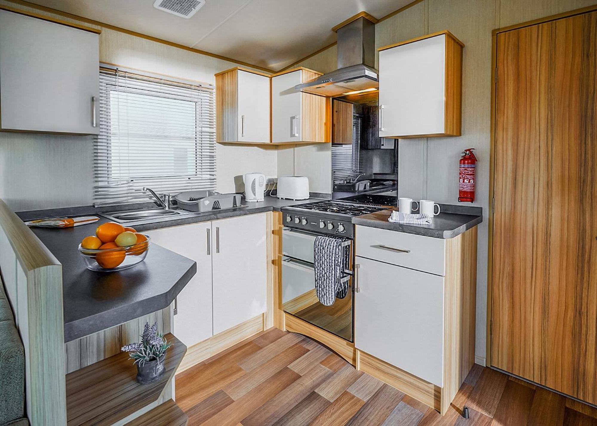 Meadow Lakes Holiday Park St Austell Værelse billede