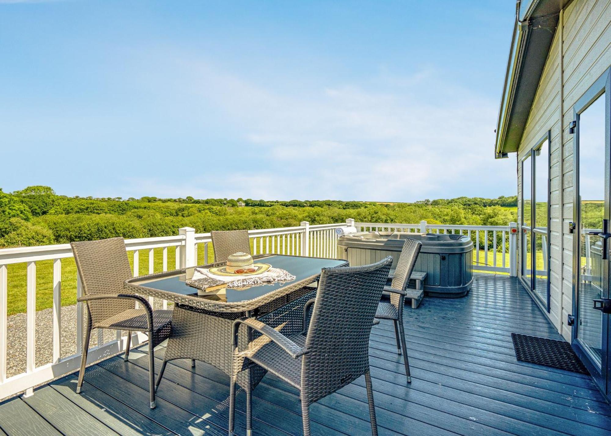 Meadow Lakes Holiday Park St Austell Eksteriør billede